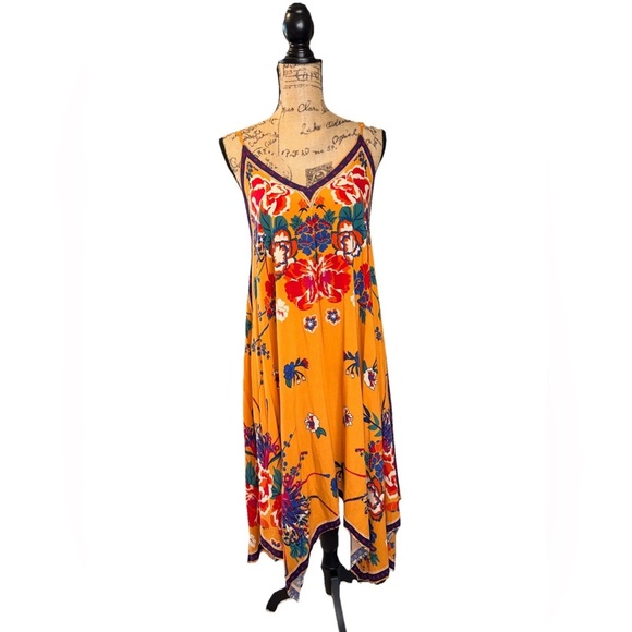 Jealous Tomato Dresses & Skirts - Jealous Tomato Yellow Floral V-Neck Midi Slip Dress